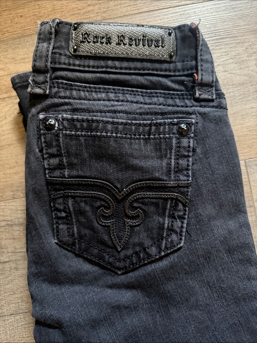 Rock Revival Women's Black Celle capris size 26